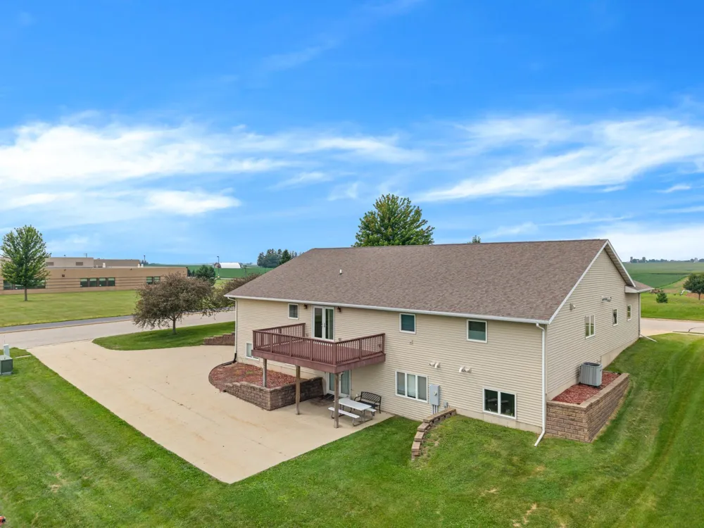900 Courtney Drive Caledonia, MN 55921