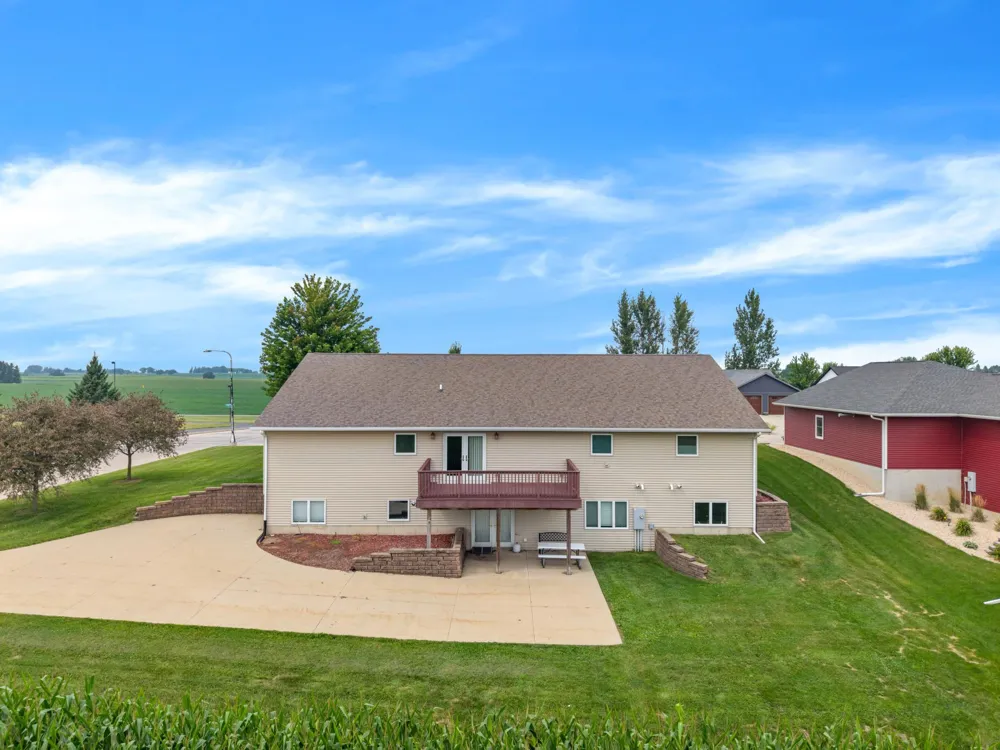 900 Courtney Drive Caledonia, MN 55921