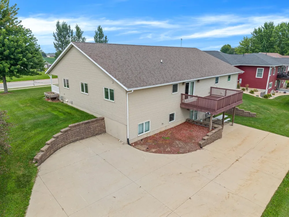 900 Courtney Drive Caledonia, MN 55921