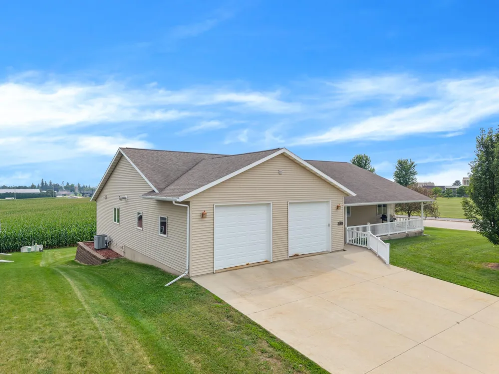 900 Courtney Drive Caledonia, MN 55921