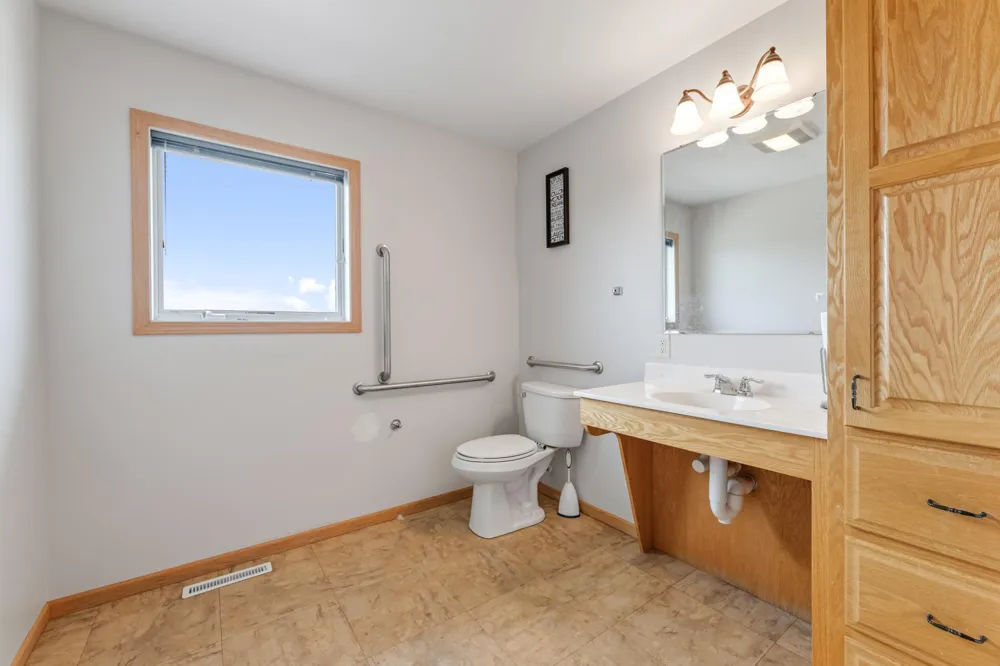 900 Courtney Drive Caledonia, MN 55921