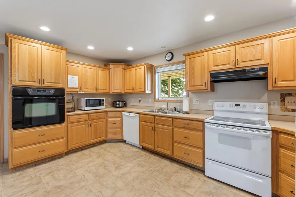 900 Courtney Drive Caledonia, MN 55921