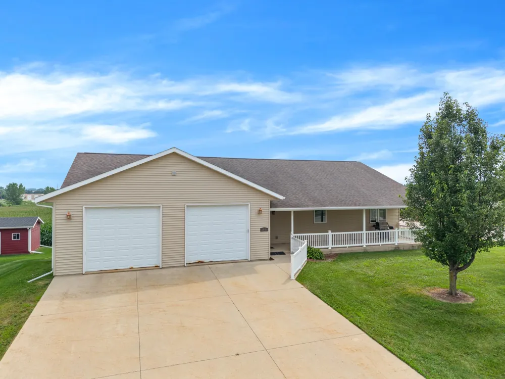 900 Courtney Drive Caledonia, MN 55921