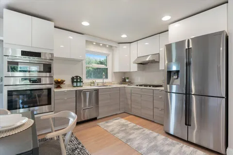 12738 Gordon Drive