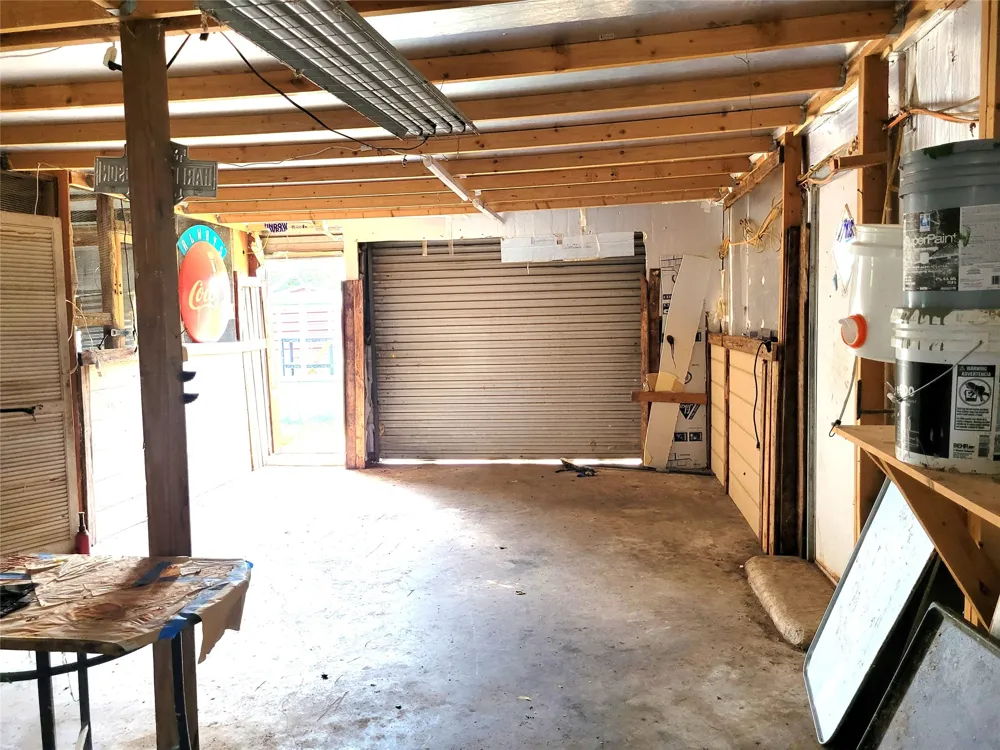 735 SW 1st Detroit, TX 75436