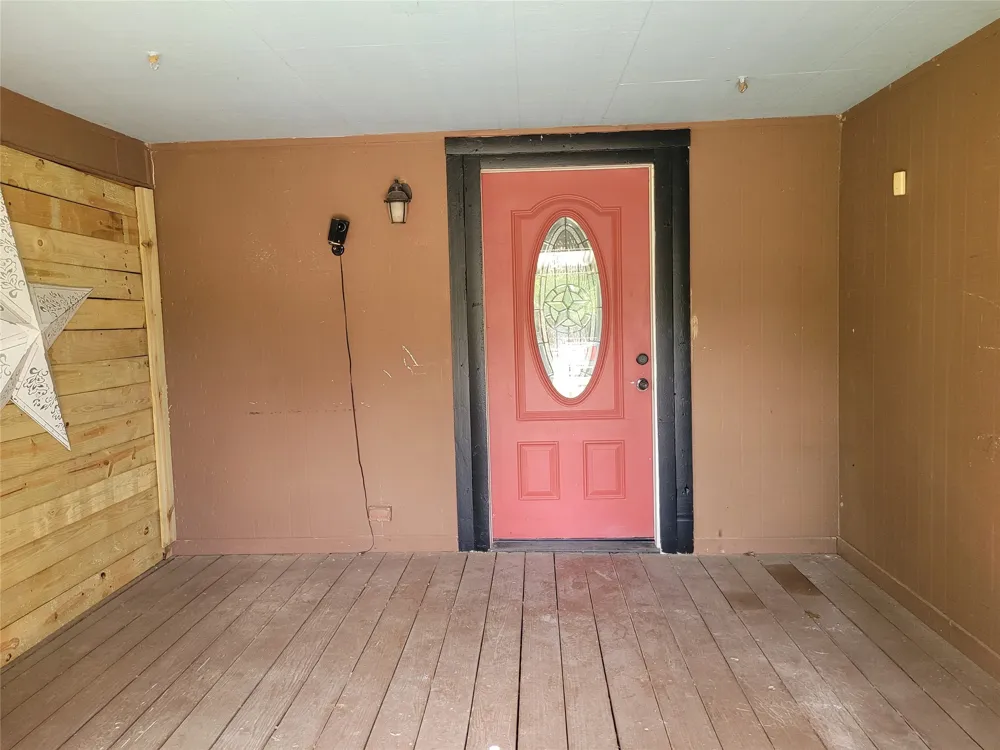 735 SW 1st Detroit, TX 75436