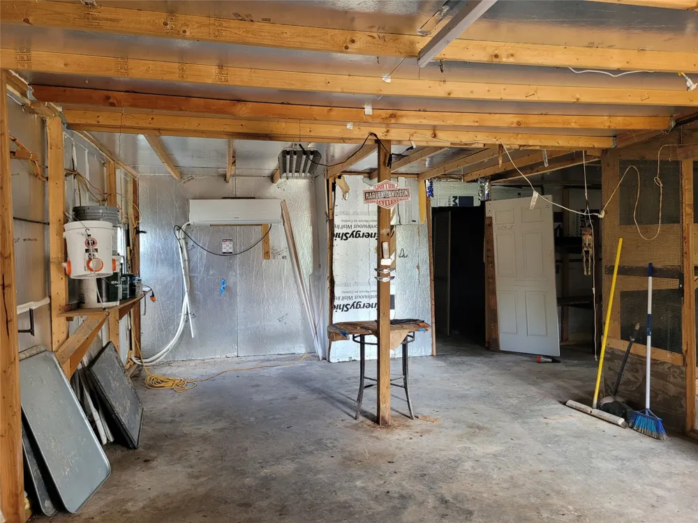 735 SW 1st Detroit, TX 75436