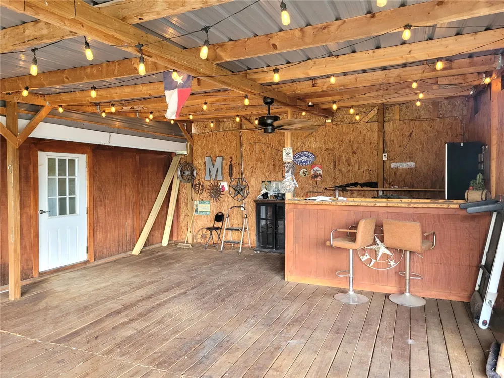 735 SW 1st Detroit, TX 75436
