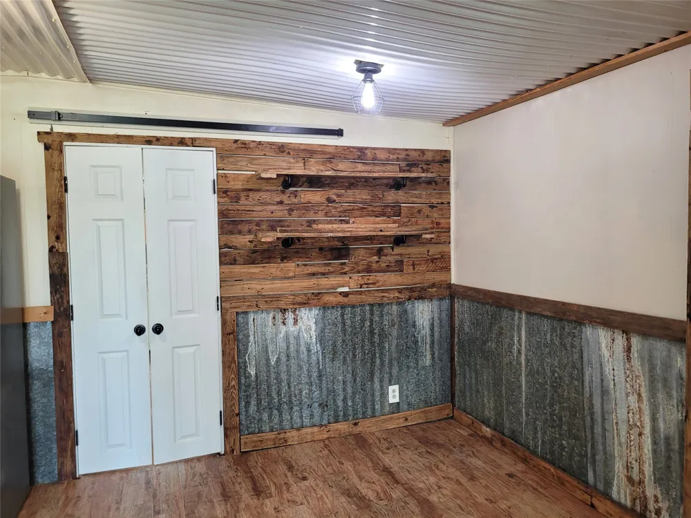735 SW 1st Detroit, TX 75436
