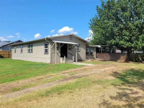 735 SW 1st