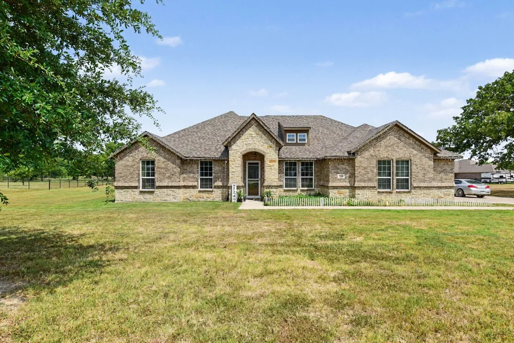 150 Private Road 7204 Wills Point, TX 75169