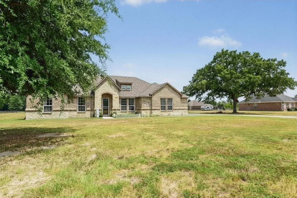 150 Private Road 7204 Wills Point, TX 75169