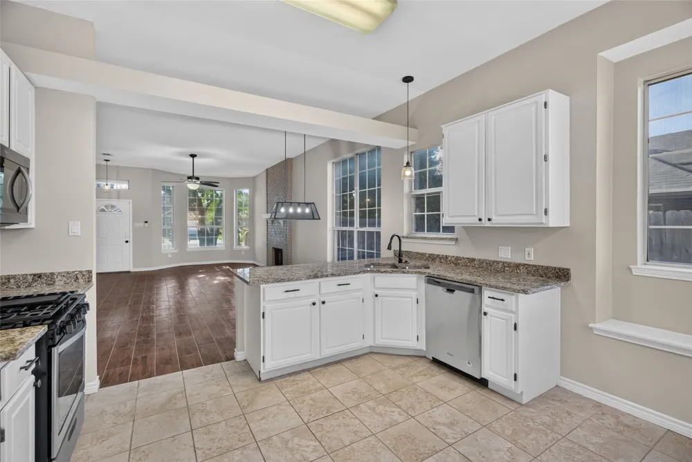 2134 Ridgecliff Drive Keller, TX 76248