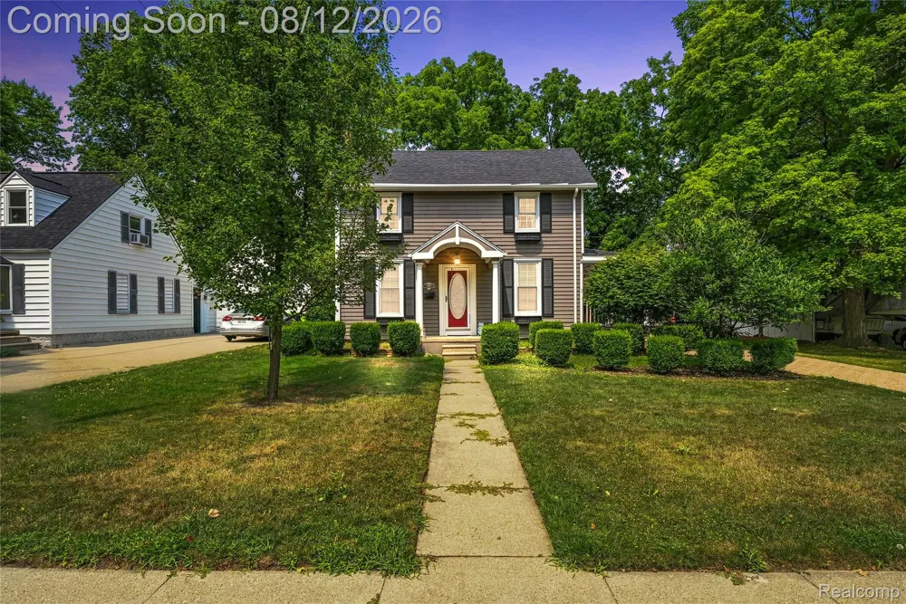 915 Main Street Fenton City, MI 48430
