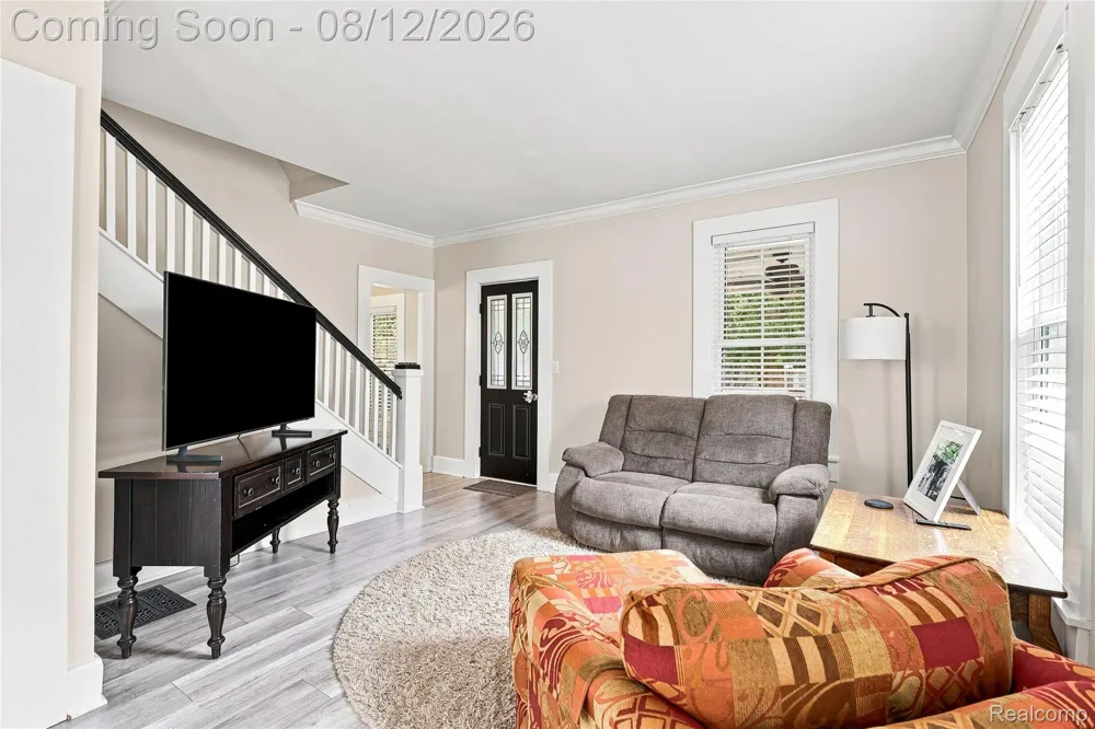 915 Main Street Fenton City, MI 48430