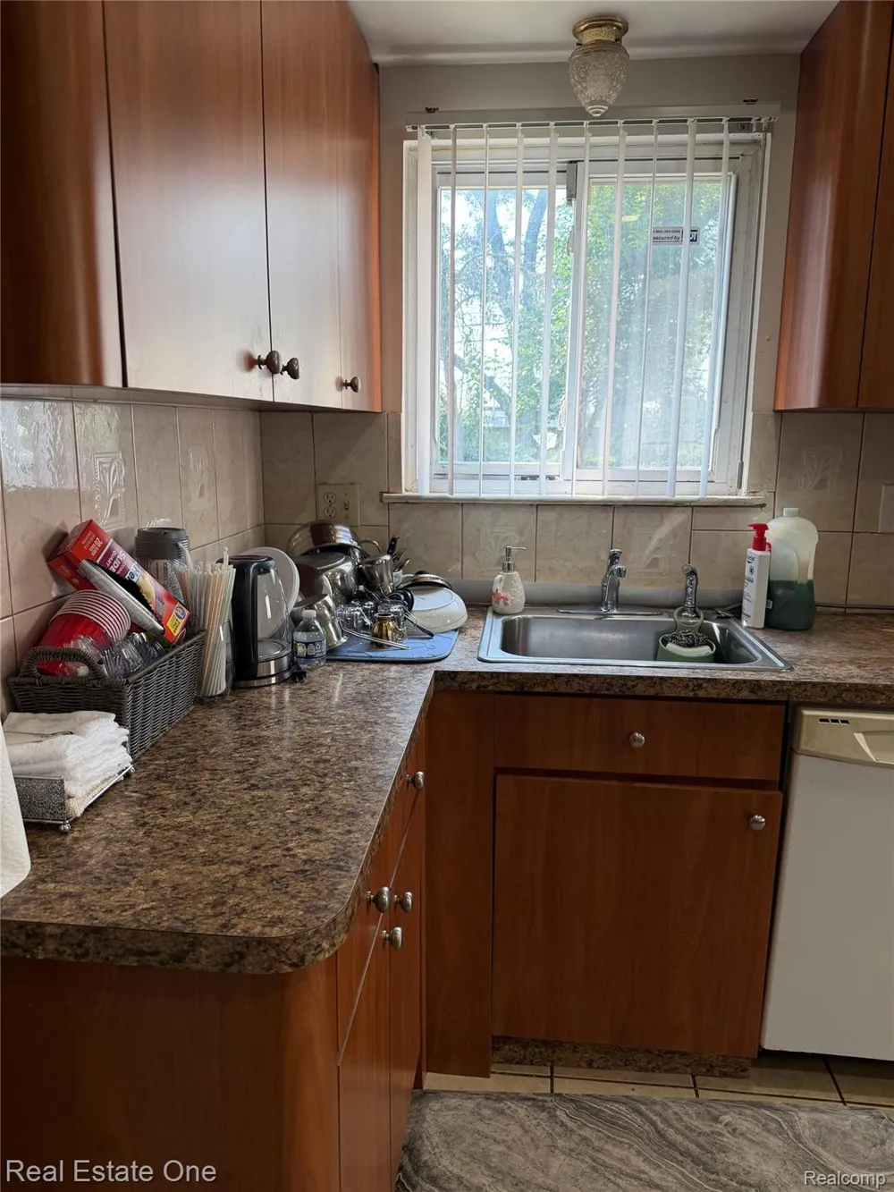 13351 Albany Street Oak Park City, MI 48237