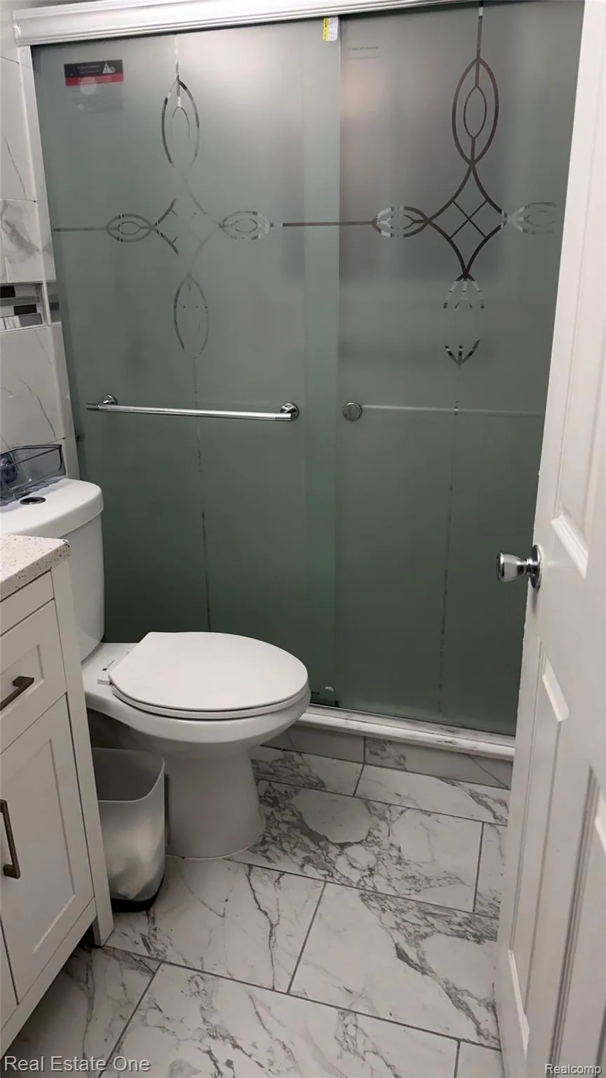 13351 Albany Street Oak Park City, MI 48237