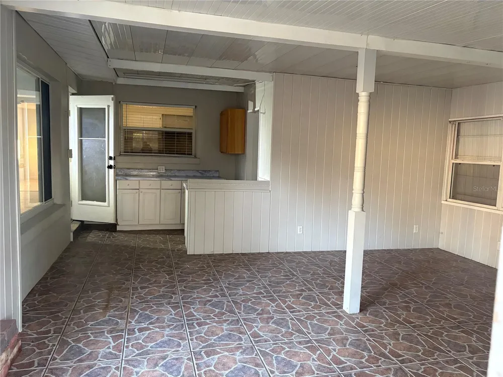 719 HILLSIDE AVENUE Lake Wales, FL 33853