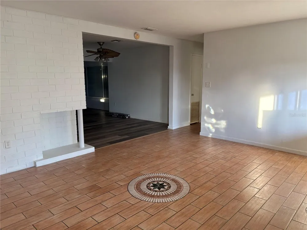 719 HILLSIDE AVENUE Lake Wales, FL 33853
