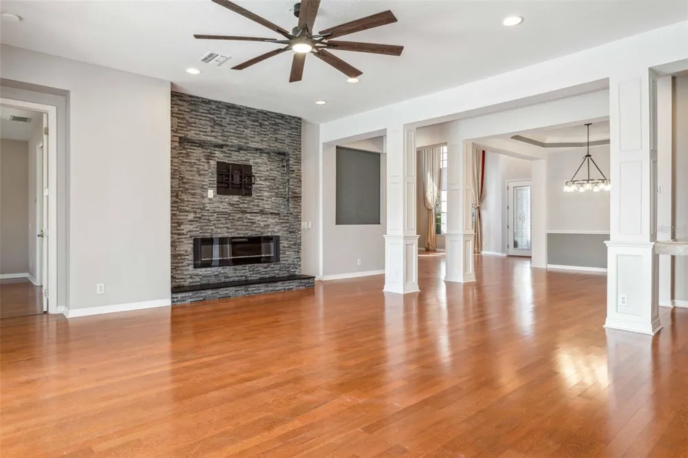 10226 DEERCLIFF DRIVE Tampa, FL 33647