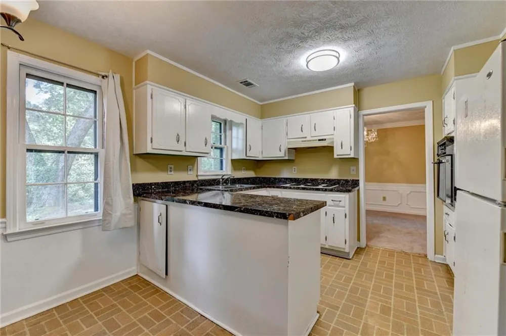 567 Planters Row SW Lilburn, GA 30047