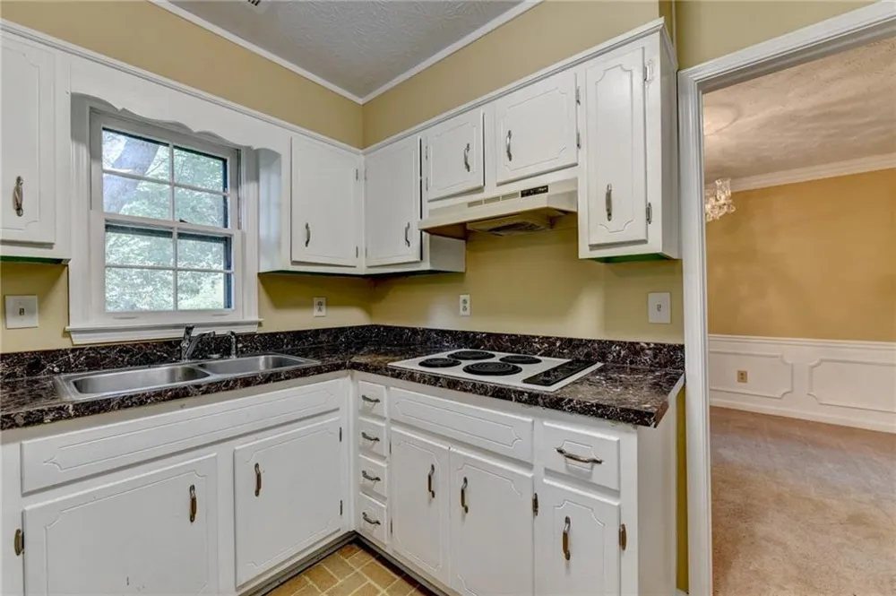 567 Planters Row SW Lilburn, GA 30047