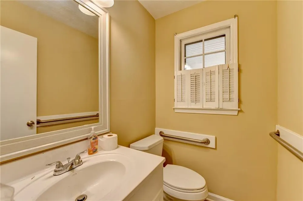 567 Planters Row SW Lilburn, GA 30047