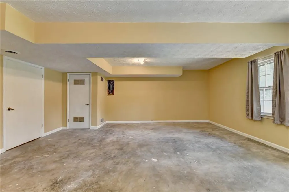 567 Planters Row SW Lilburn, GA 30047