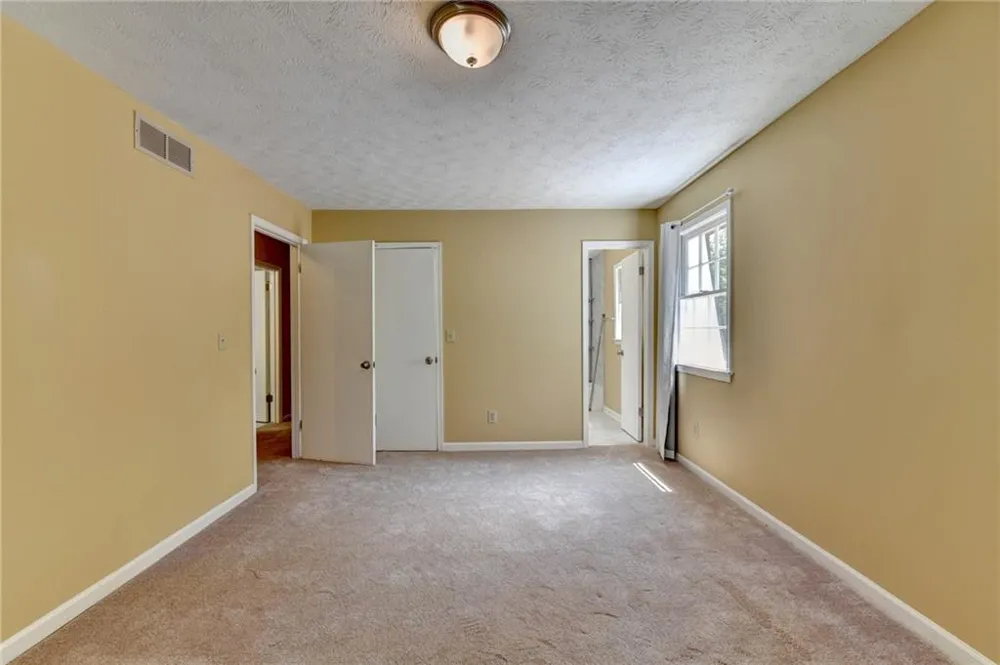567 Planters Row SW Lilburn, GA 30047