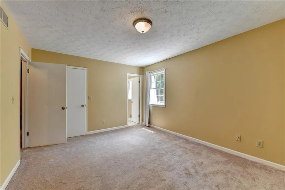 567 Planters Row SW Lilburn, GA 30047