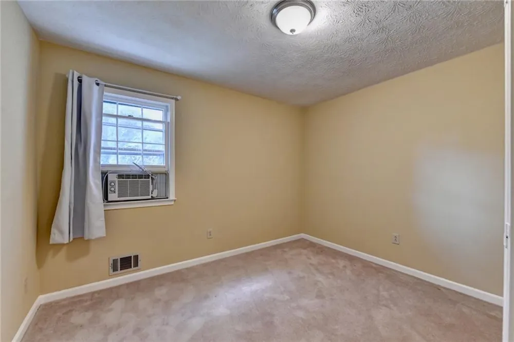 567 Planters Row SW Lilburn, GA 30047