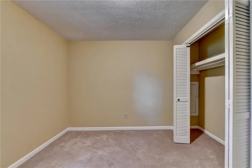 567 Planters Row SW Lilburn, GA 30047