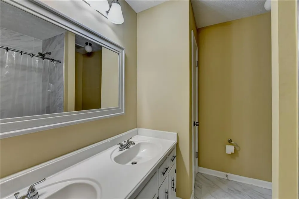 567 Planters Row SW Lilburn, GA 30047