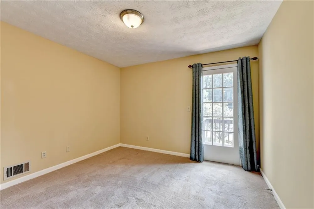 567 Planters Row SW Lilburn, GA 30047