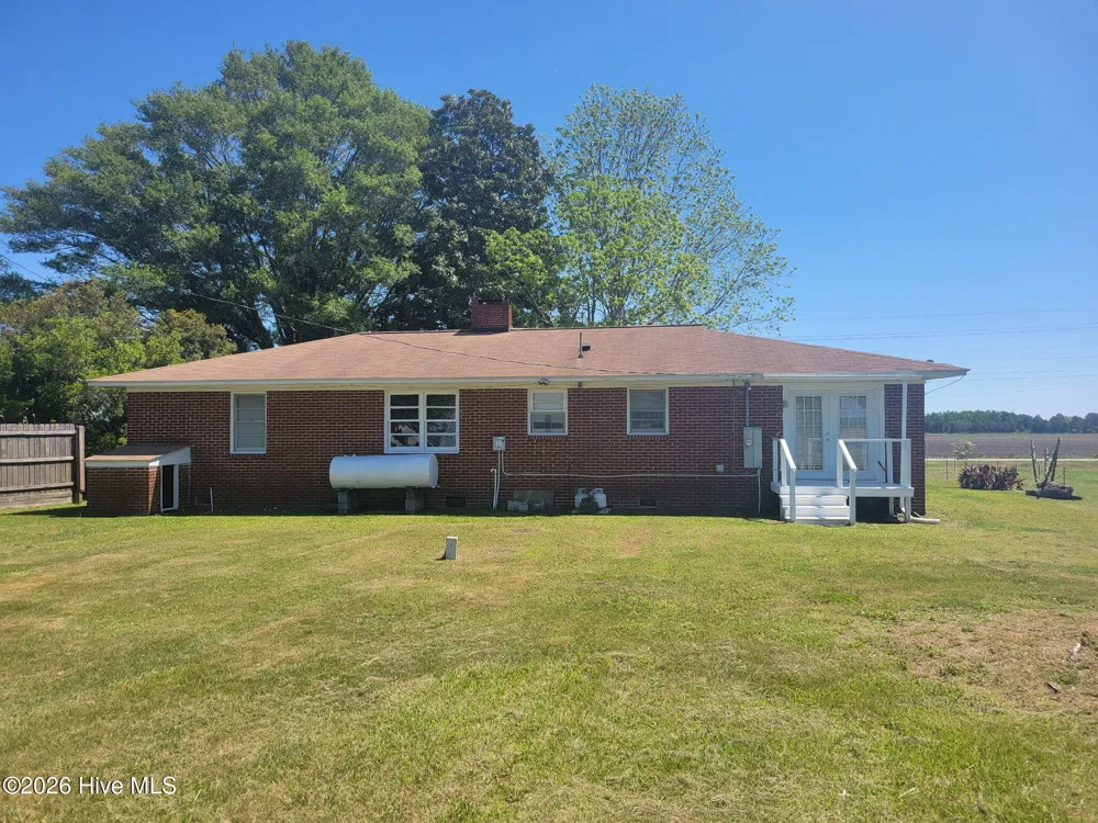 13570 Lake Road Engelhard, NC 27824