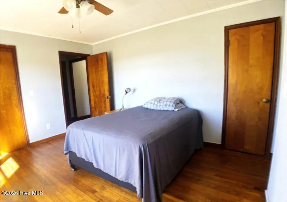 13570 Lake Road Engelhard, NC 27824