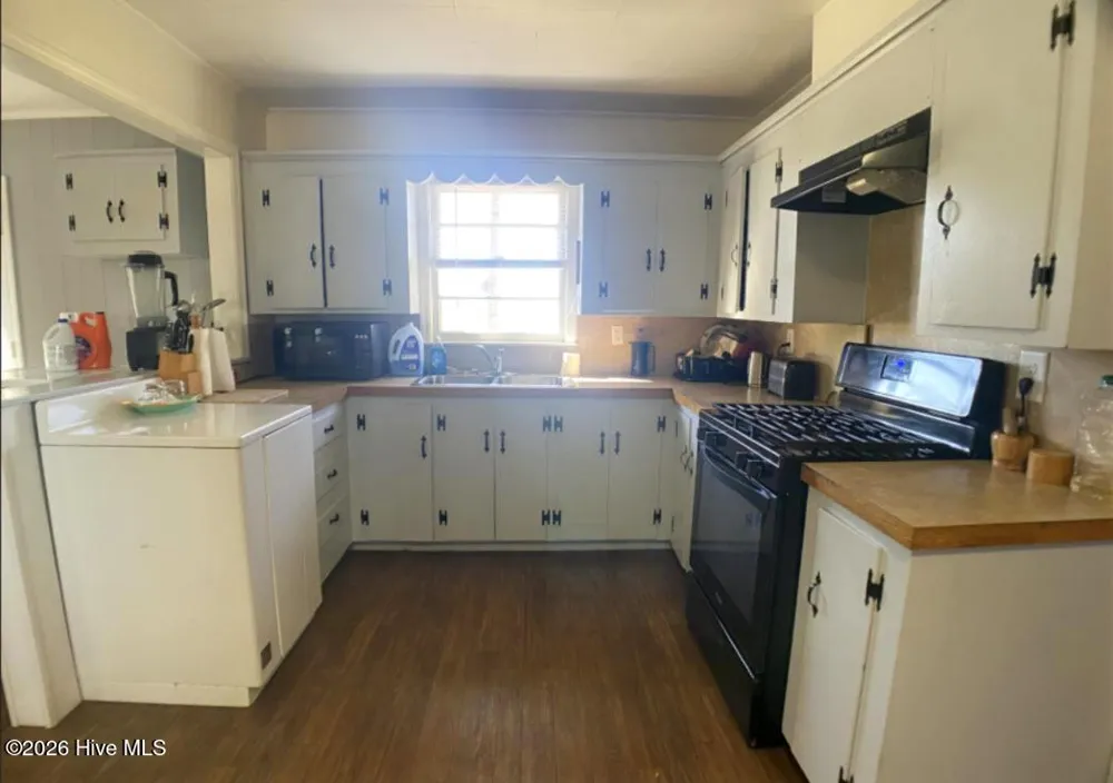 13570 Lake Road Engelhard, NC 27824