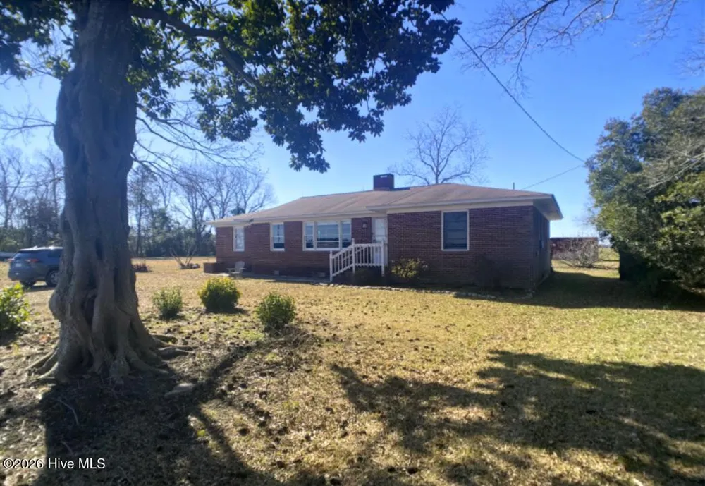 13570 Lake Road Engelhard, NC 27824
