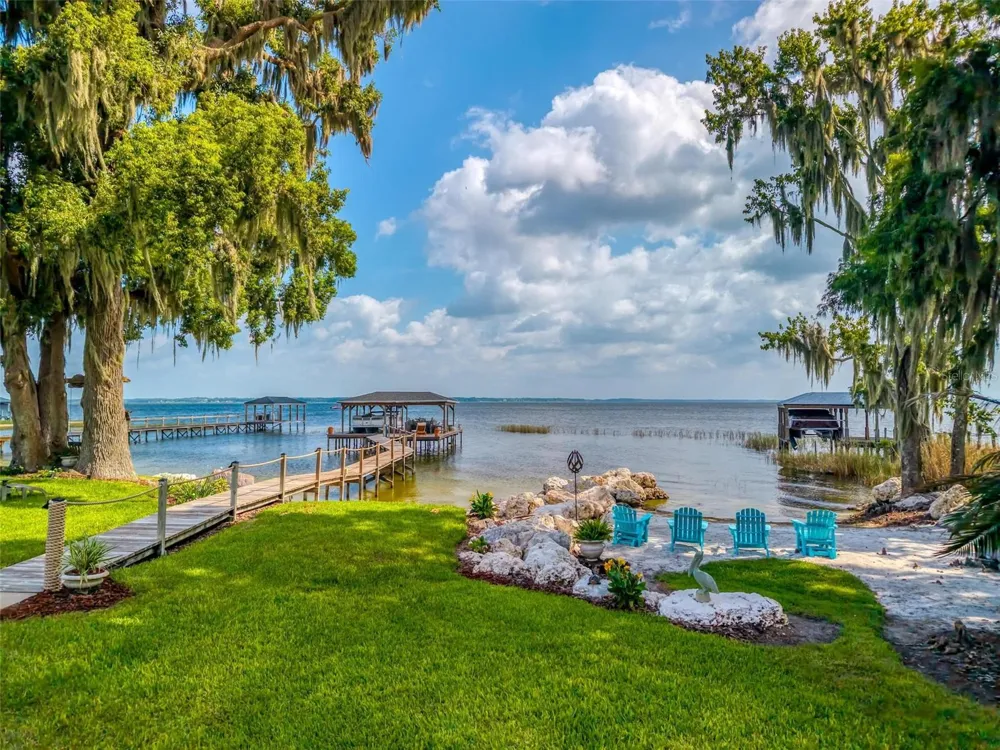 7311 BIRDS NEST COURT Yalaha, FL 34797
