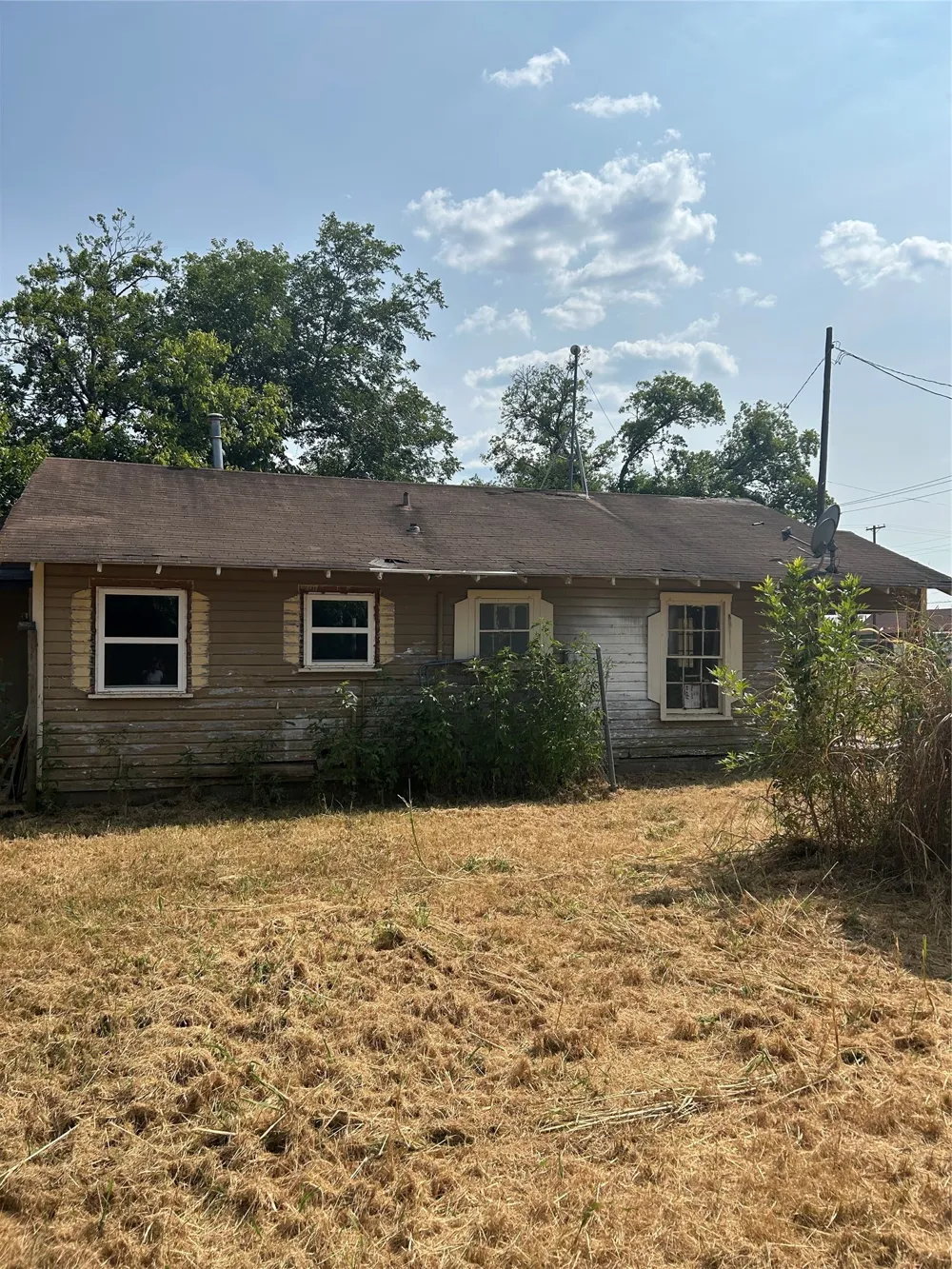 204 8th Street Honey Grove, TX 75446