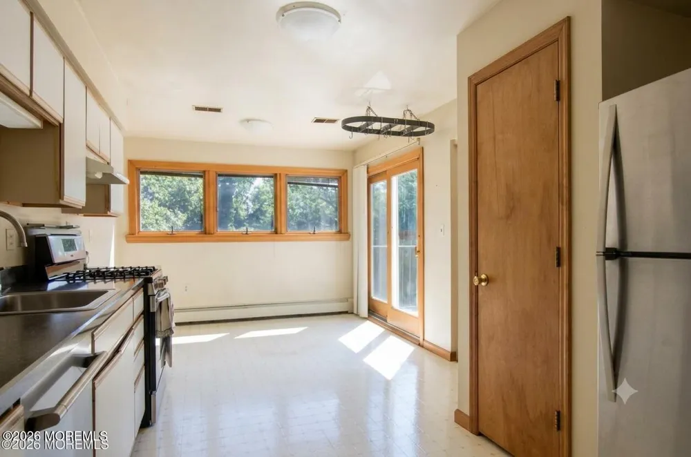 71 Sugar Maple Lane Tinton Falls, NJ 07724