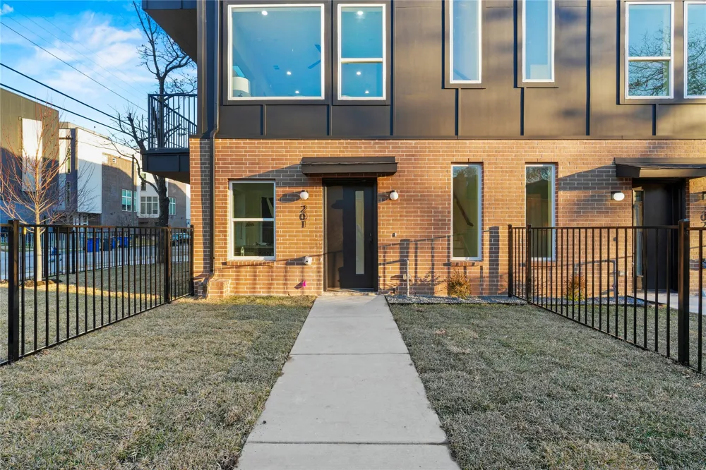 2031 Prairie Avenue #203 Dallas, TX 75204