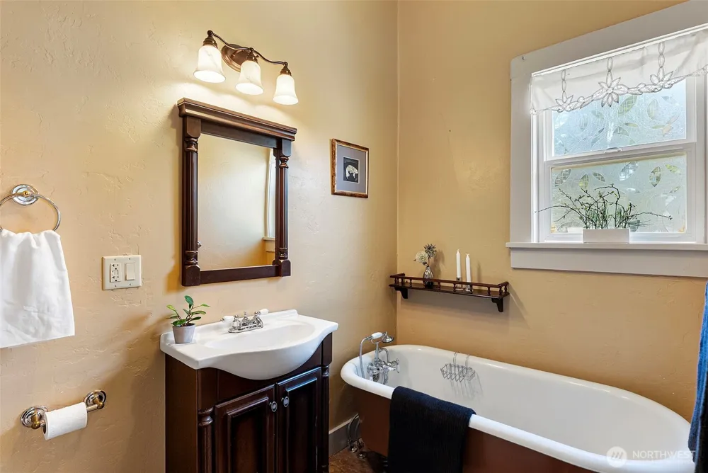 530 Adams Street Port Townsend, WA 98368