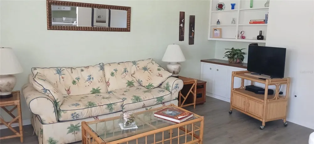 650 PINELLAS POINT DRIVE S #110 St Petersburg, FL 33705