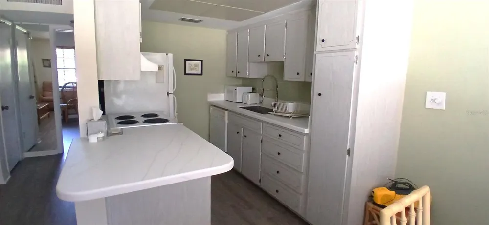 650 PINELLAS POINT DRIVE S #110 St Petersburg, FL 33705