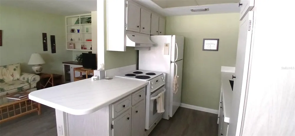 650 PINELLAS POINT DRIVE S #110 St Petersburg, FL 33705