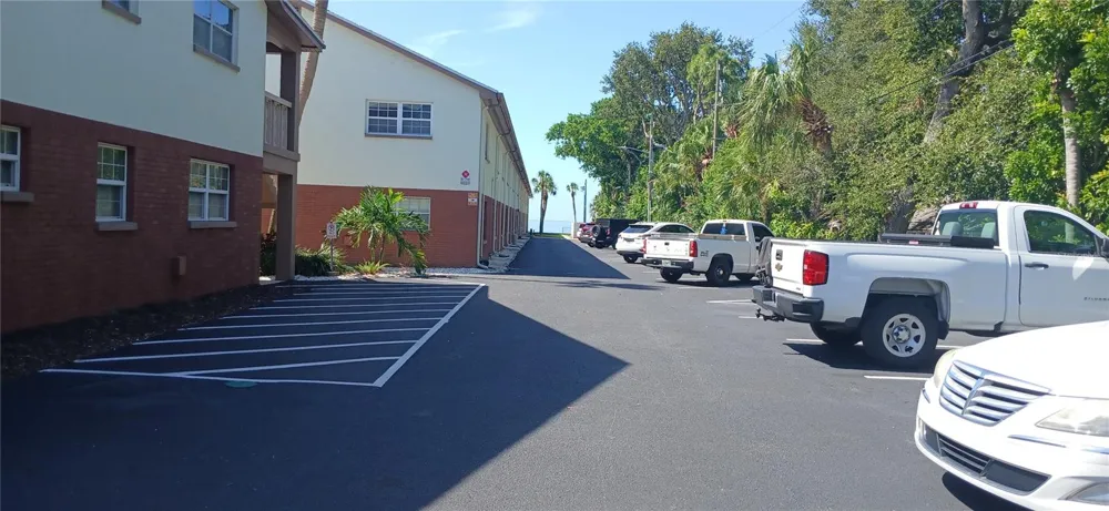 650 PINELLAS POINT DRIVE S #110 St Petersburg, FL 33705