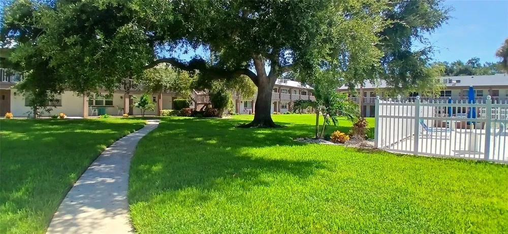 650 PINELLAS POINT DRIVE S #110 St Petersburg, FL 33705