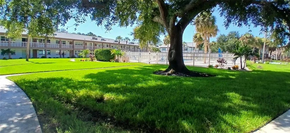 650 PINELLAS POINT DRIVE S #110 St Petersburg, FL 33705