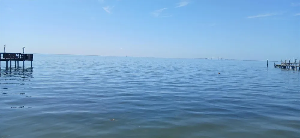 650 PINELLAS POINT DRIVE S #110 St Petersburg, FL 33705
